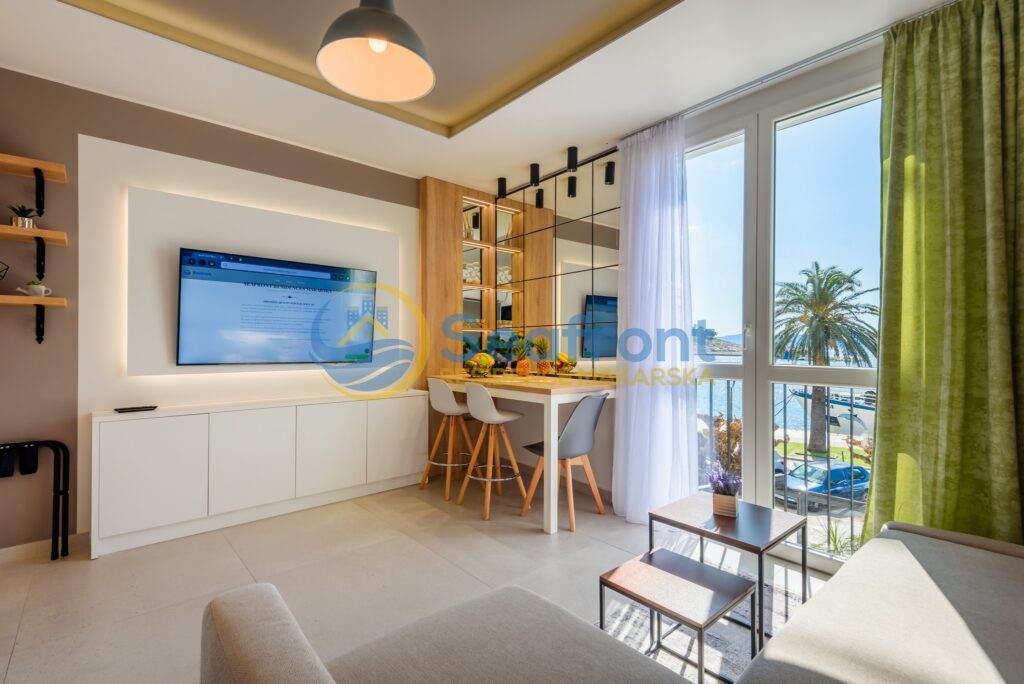 Deluxe Apartment with Sea View