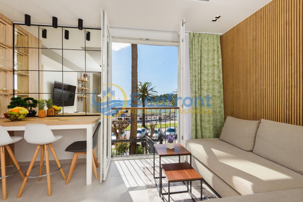 Deluxe Apartment with Sea View