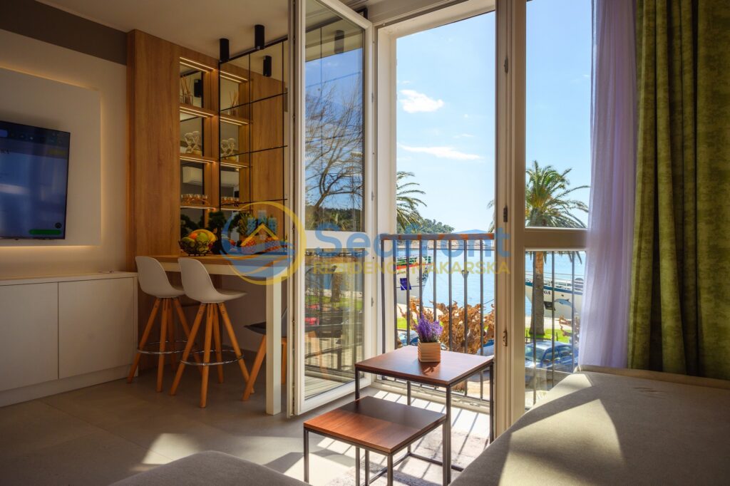 Deluxe Apartment with Sea View